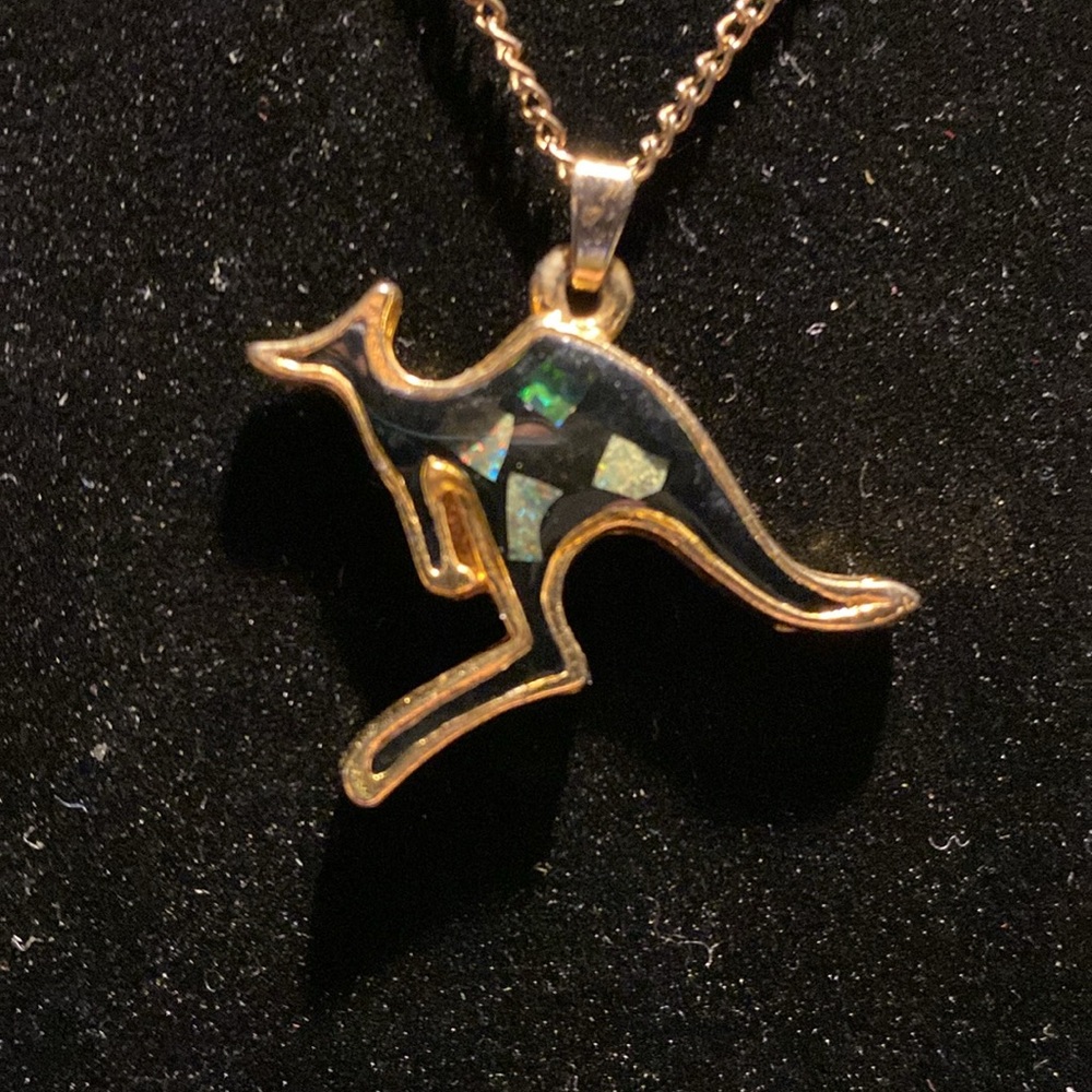 Gold Tone Kangaroo Pendant Necklace Iridescent Inlay Vintage Style - Picture 3 of 6
